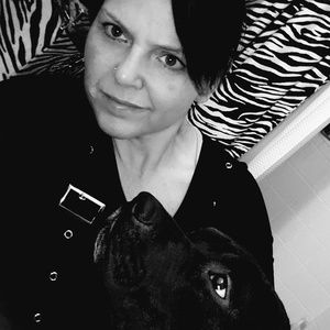 Meet your Posher, Crystal